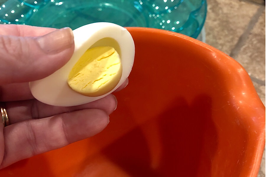 easily removing the yolk