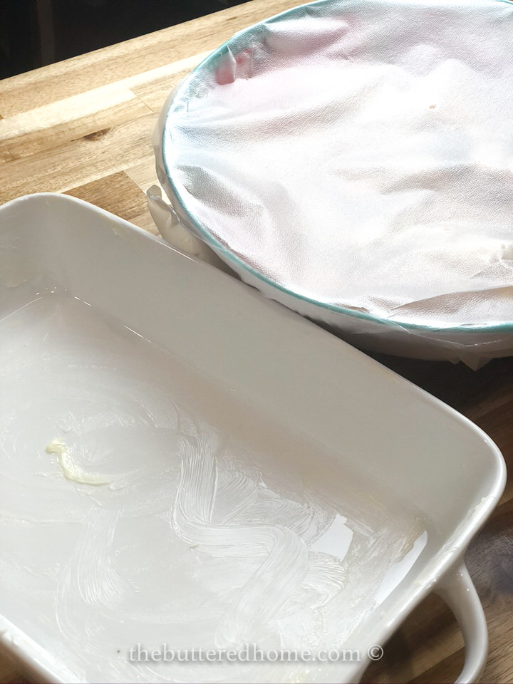 lightly greased baking dish
