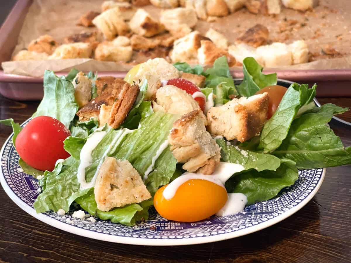 biscuit croutons served with salad